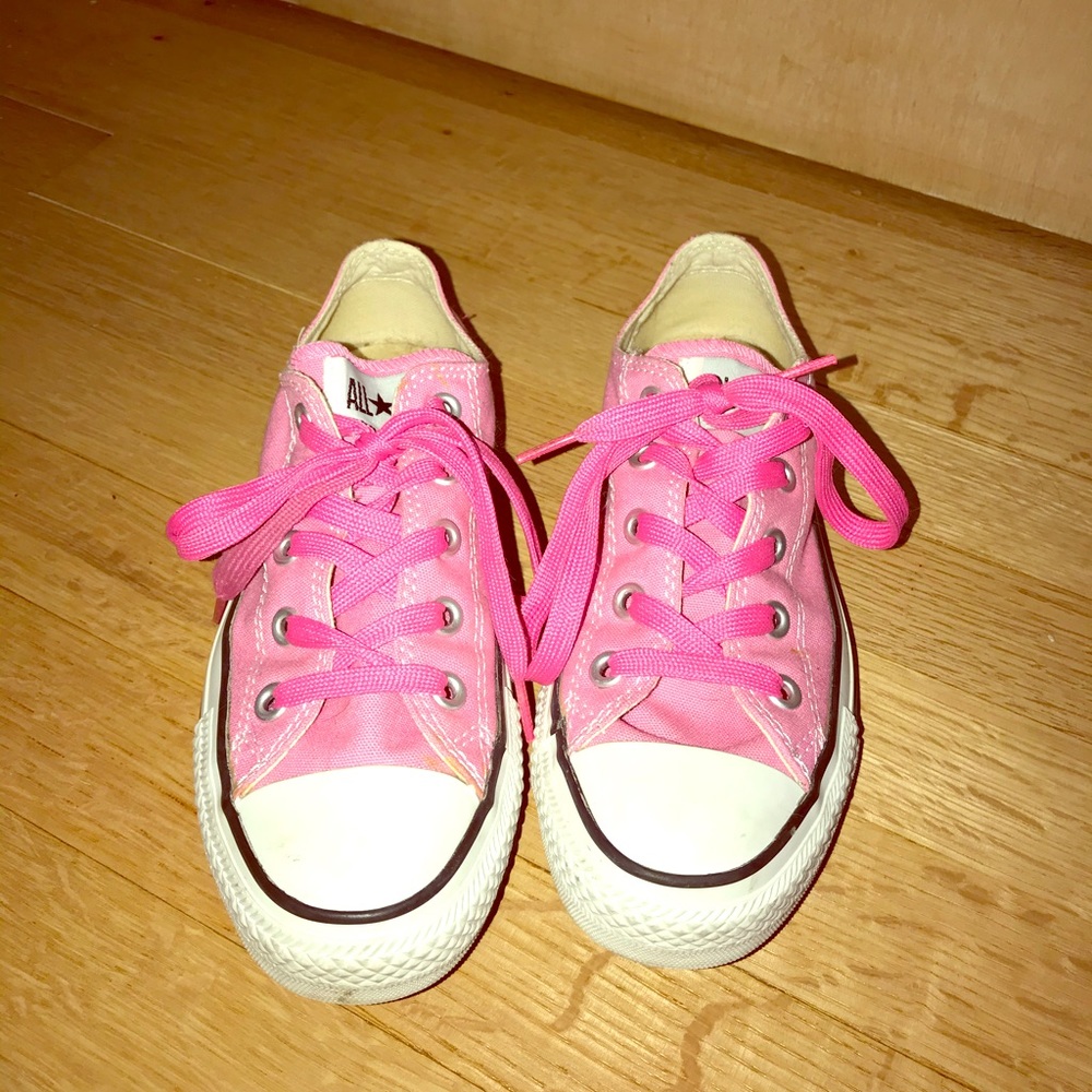 Barely worn Converse low tops!
